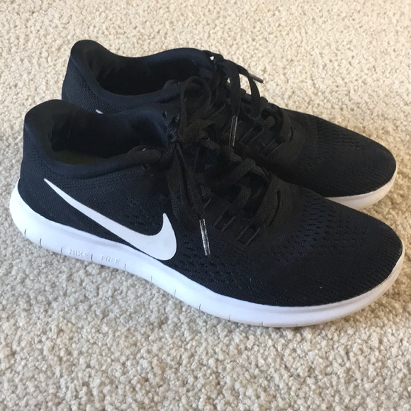 Nike Shoes - Nike sneakers size 6